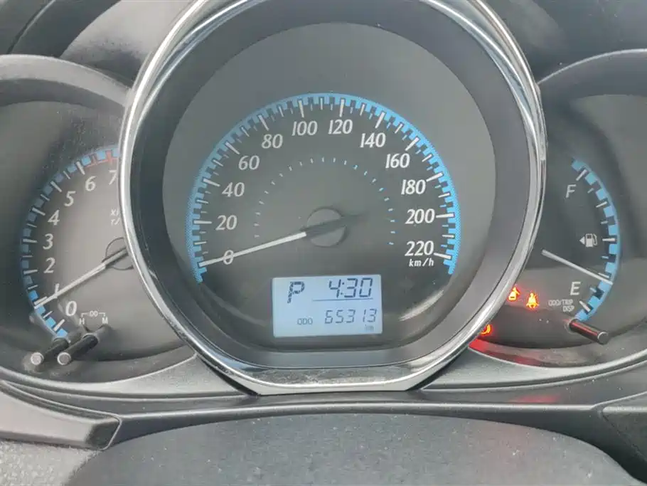 Toyota Yaris L 2018 — фото 14