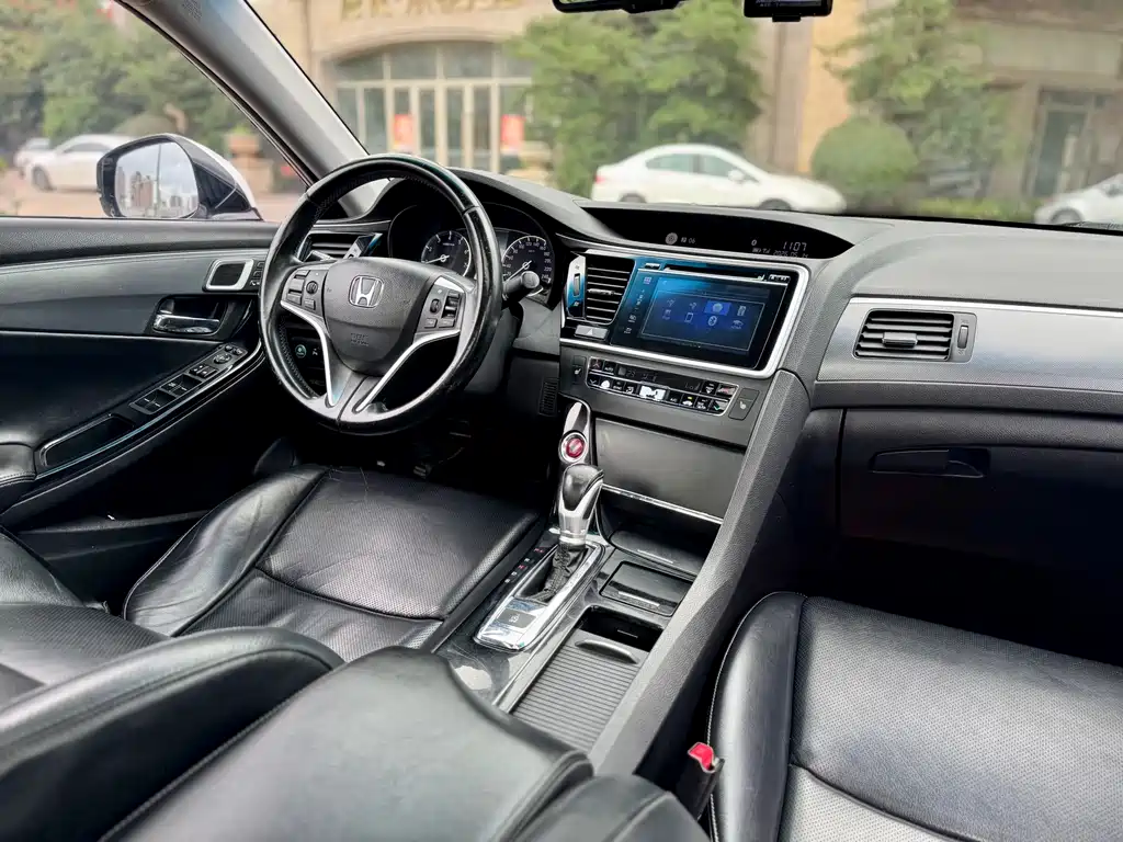 Honda Spirior 2015 — фото 7