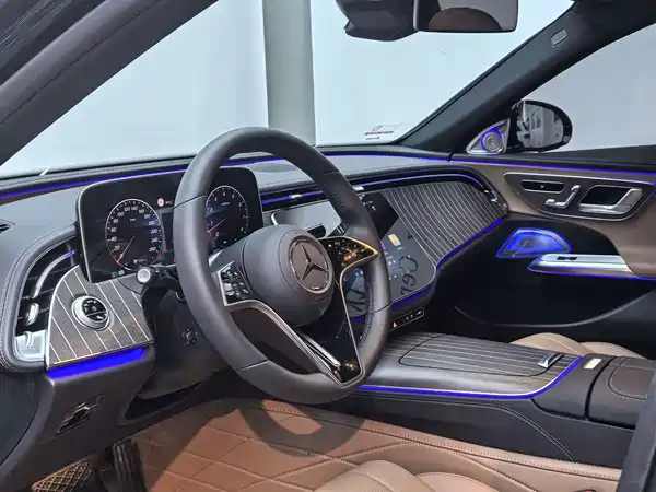 Mercedes-Benz E-Class 2025