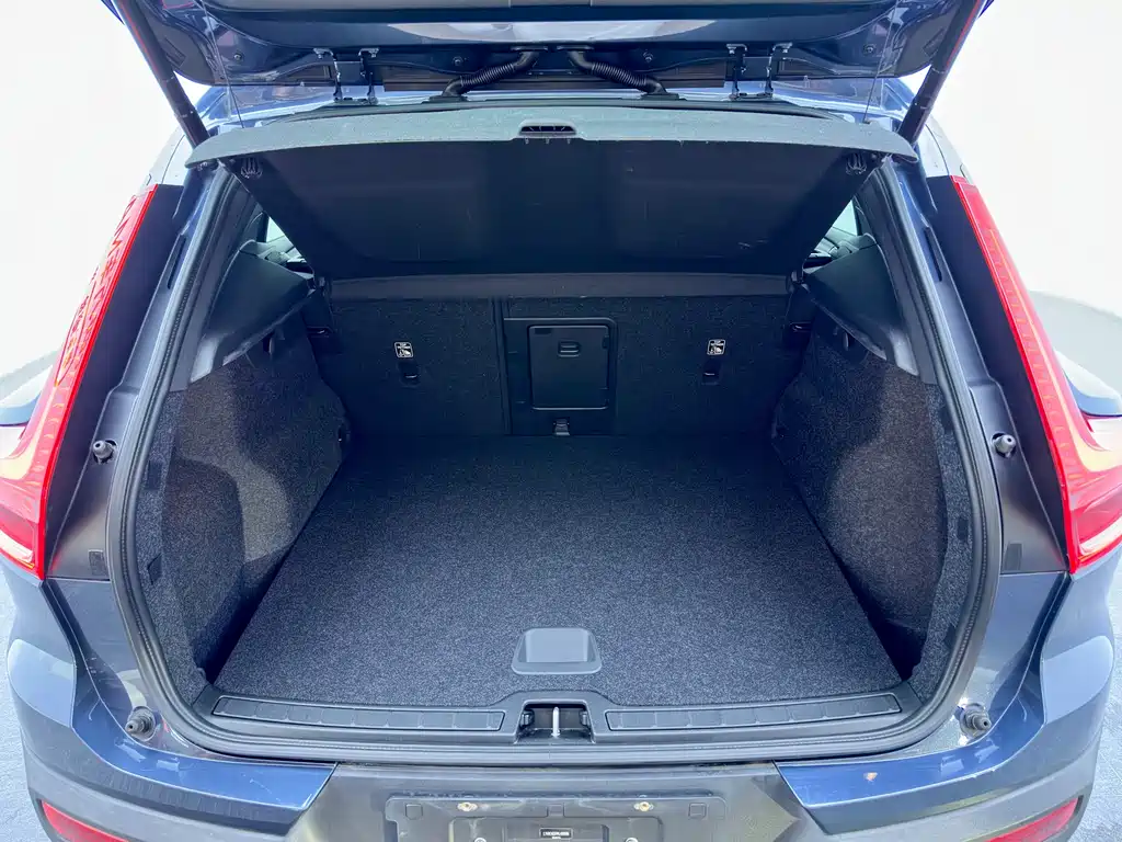 Volvo XC40 2021 — фото 11