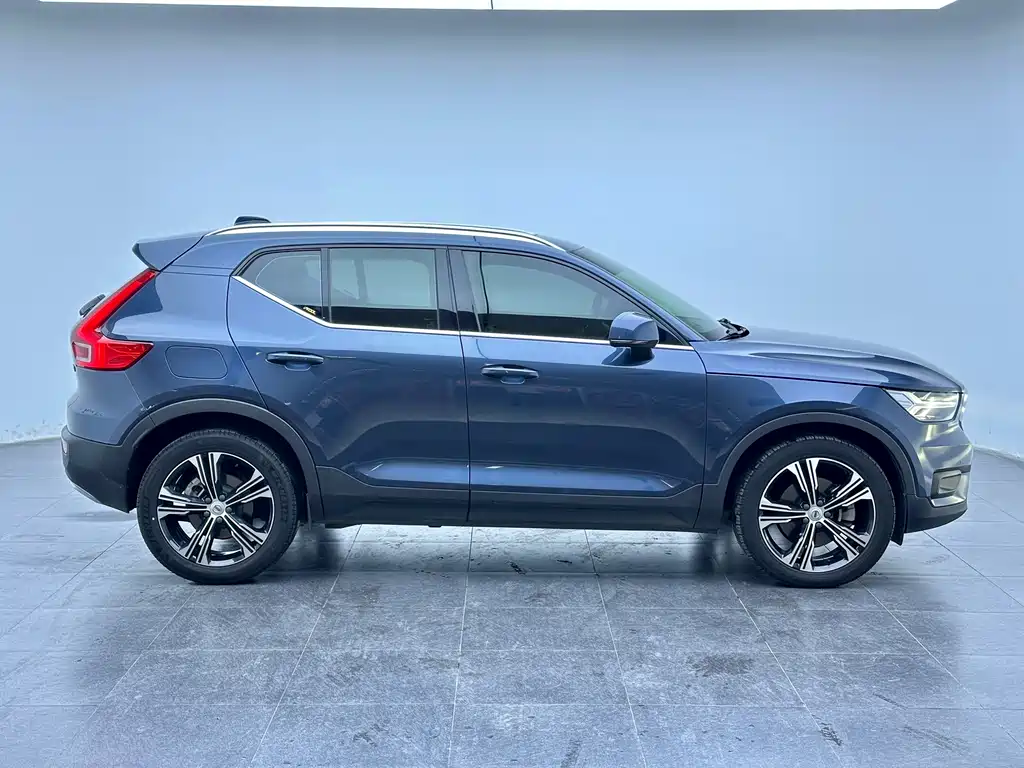 Volvo XC40 2021 — фото 15