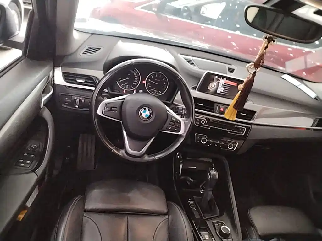 BMW X1 2016 — фото 11