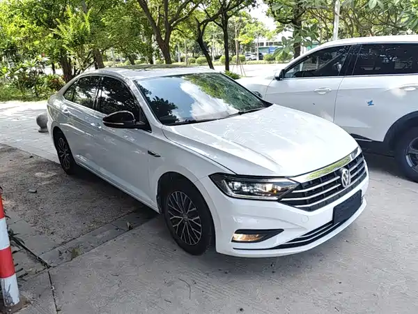 Volkswagen Sagitar 2020