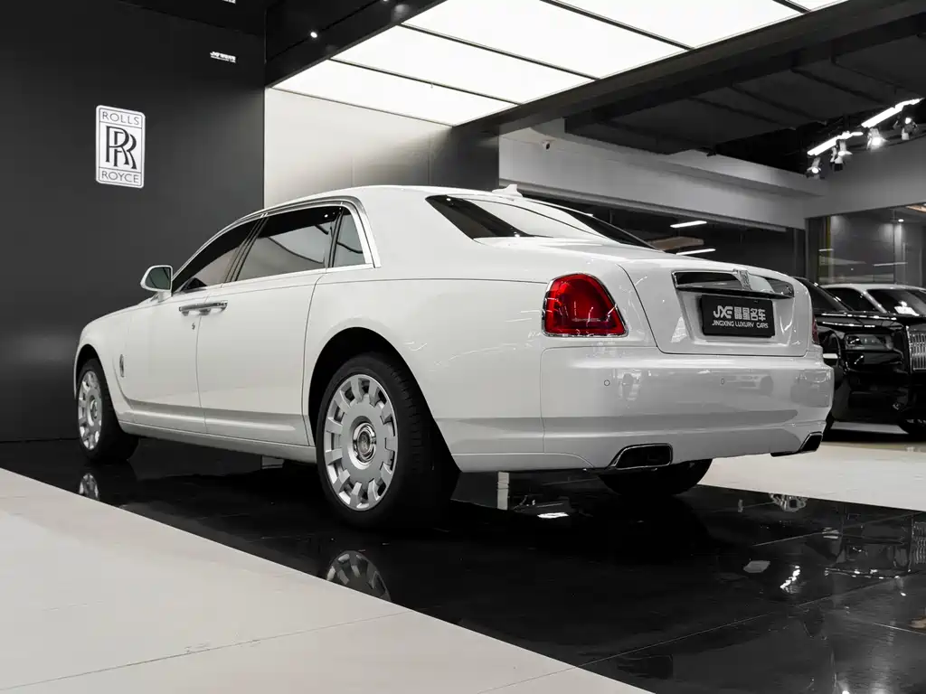 Rolls-Royce Ghost 2014 — фото 15