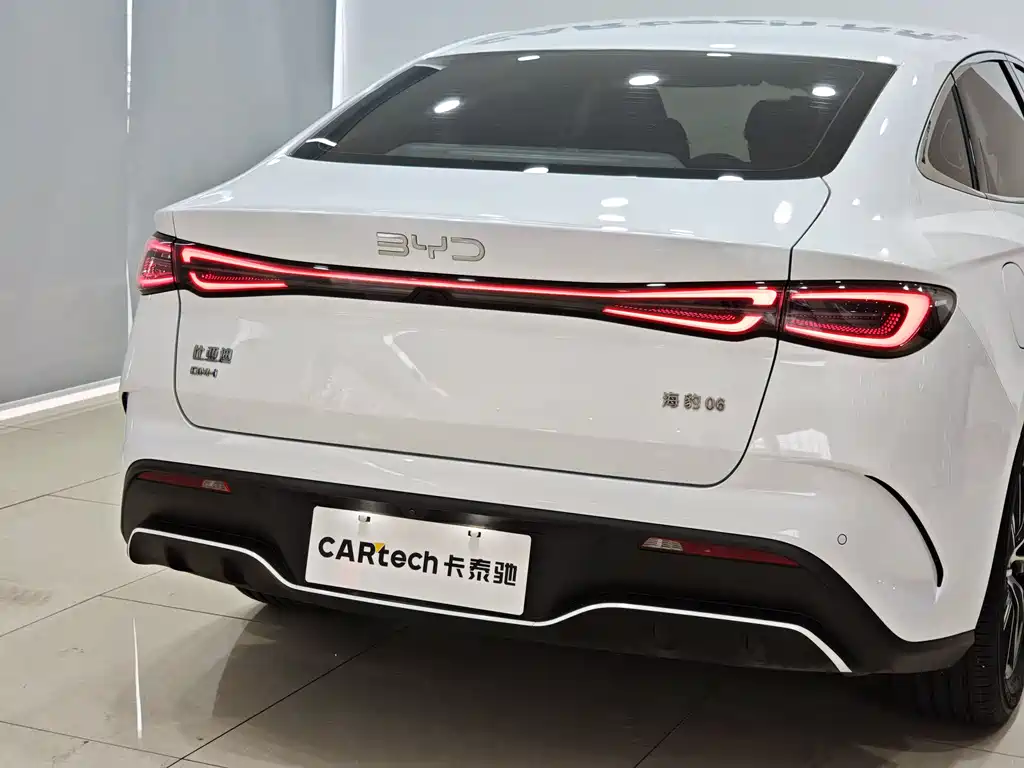 BYD Seal 06 2025 — фото 19