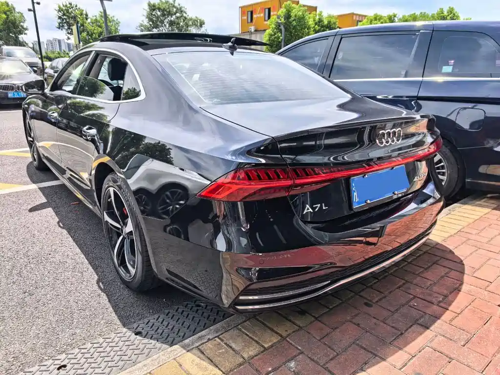 Audi A7L 2022 — фото 15