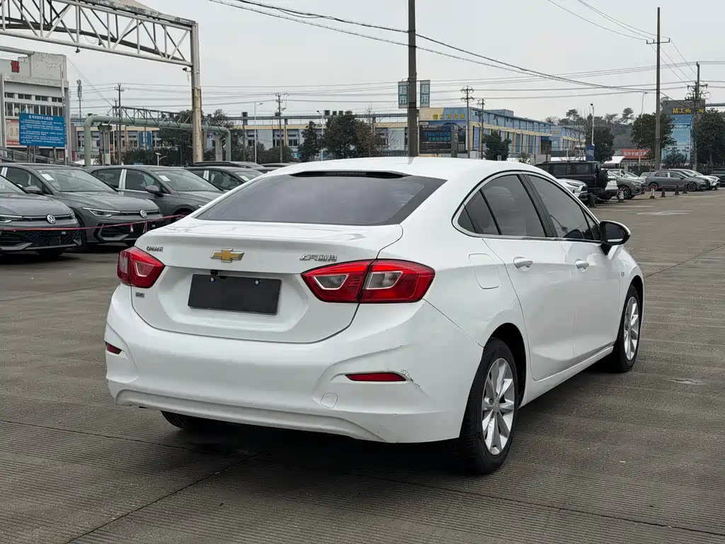 Chevrolet Cruze 2018 — фото 7