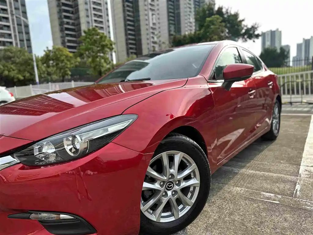 Mazda 3 Axela 2019 — фото 12