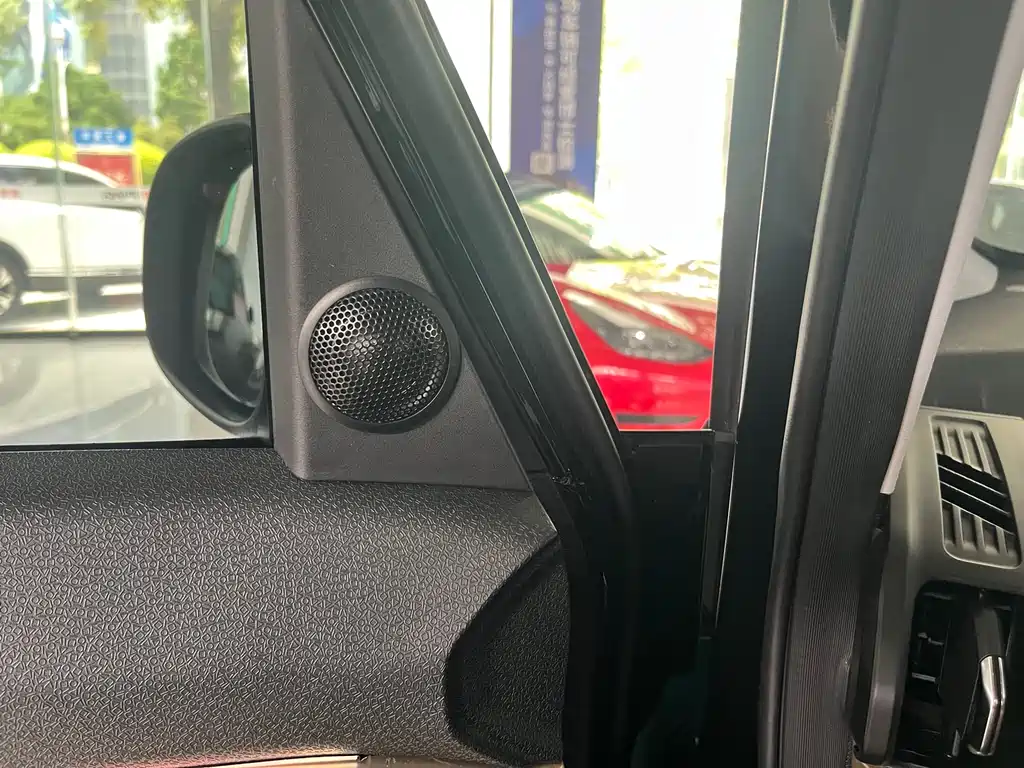 Baojun KiWi EV 2022 — фото 17