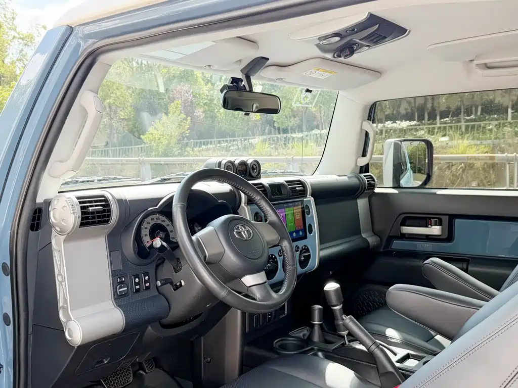 Toyota FJ Cruiser 2019 — фото 11