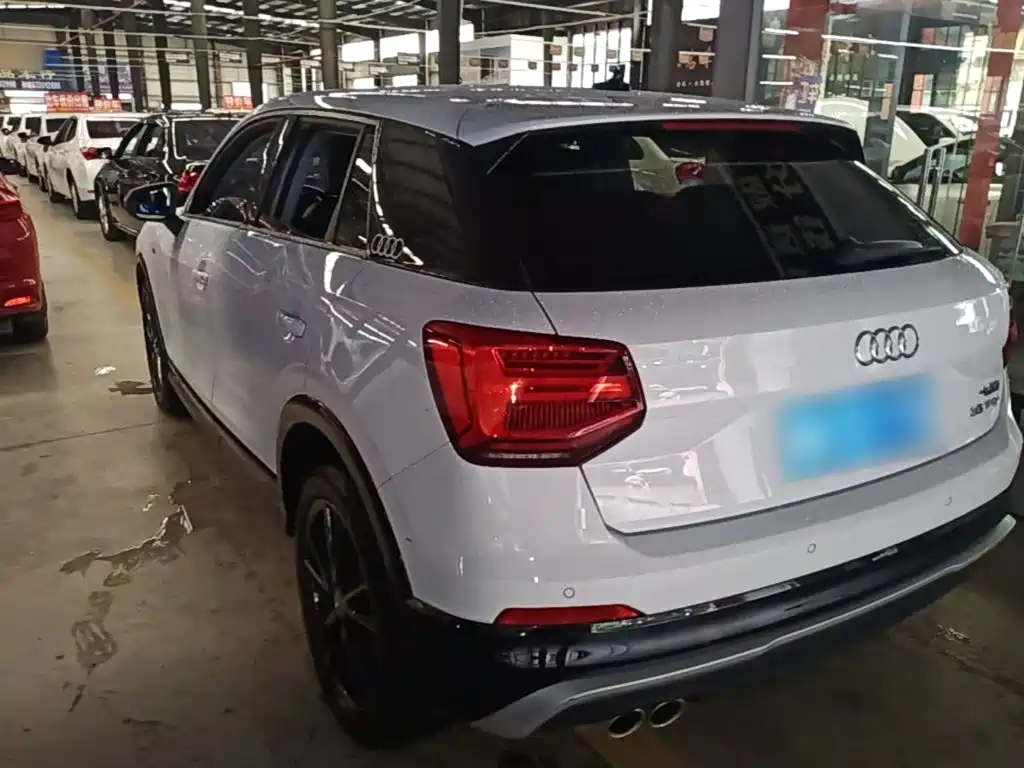 Audi Q2L 2020