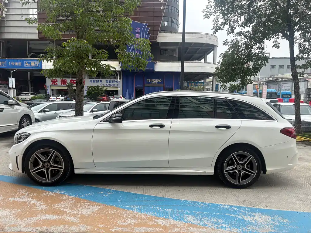 Mercedes-Benz C-Class 2021