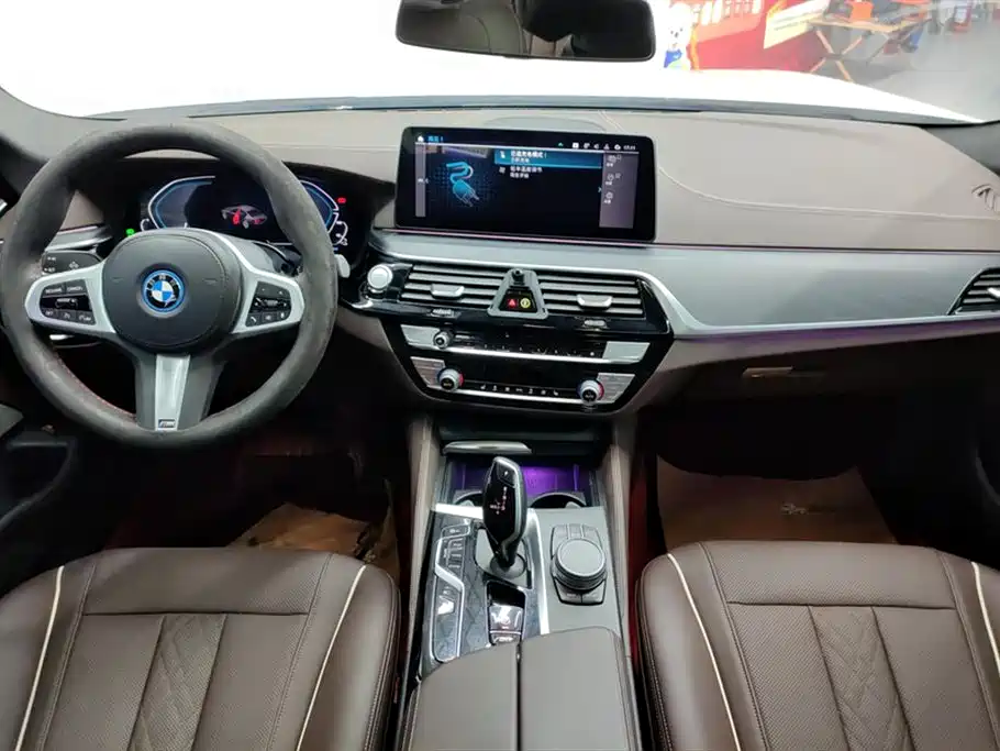 BMW 5 Series New Energy 2022 — фото 12