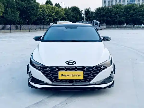 Hyundai Elantra 2022