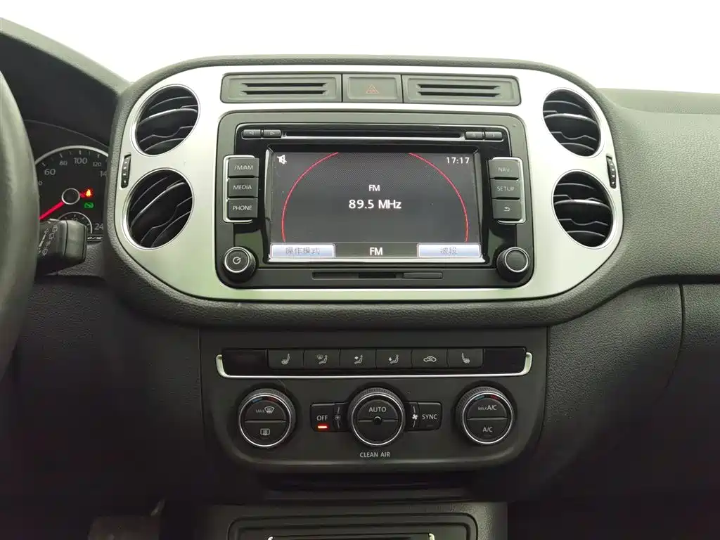Volkswagen Tiguan 2016 — фото 12