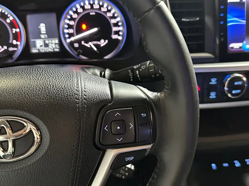 Toyota Highlander 2016 — фото 18