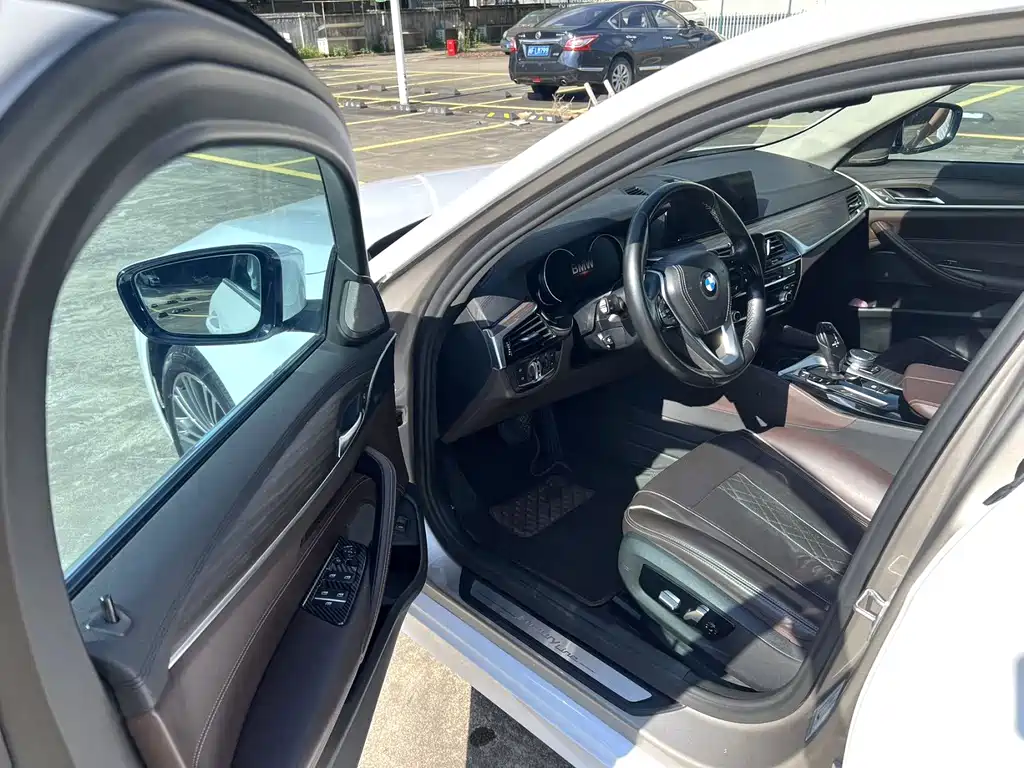 BMW 5 Series 2021