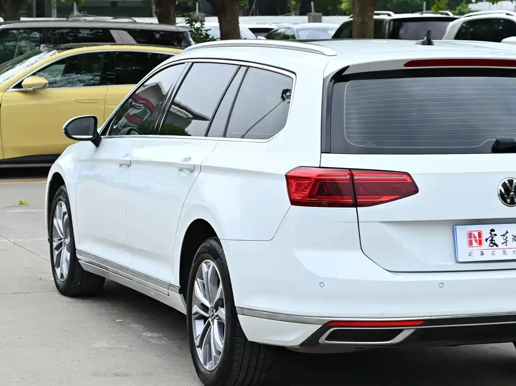 Volkswagen Viloran 2023 — фото 10