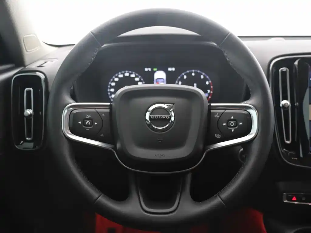 Volvo XC40 2021 — фото 7