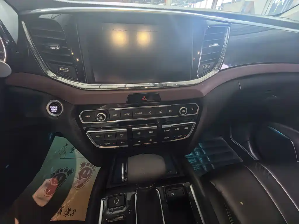 GAC Motor Trumpchi GS8 2018 — фото 18