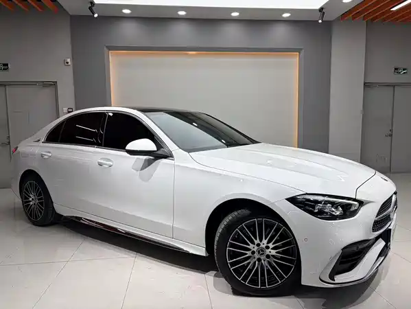 Mercedes-Benz C-Class 2025