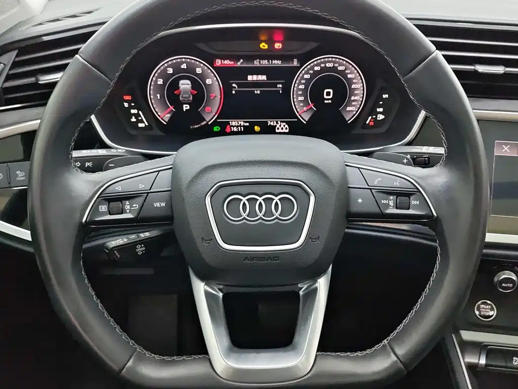 Audi Q3 2022 — фото 12