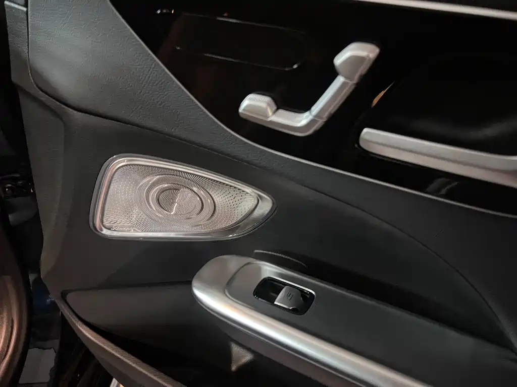Mercedes-Benz C-Class 2022 — фото 12