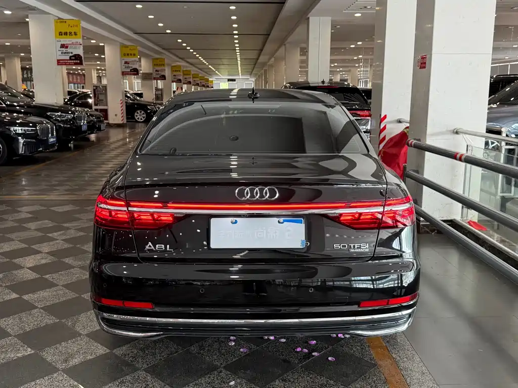 Audi A8 2023