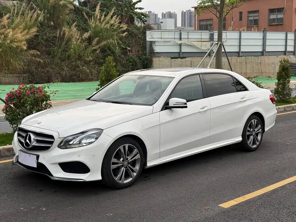 Mercedes-Benz E-Class 2015 — фото 1