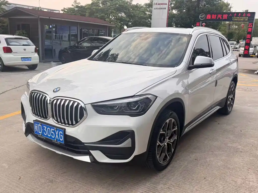 BMW X1 2022 — фото 1