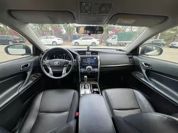 Toyota Reiz 2016