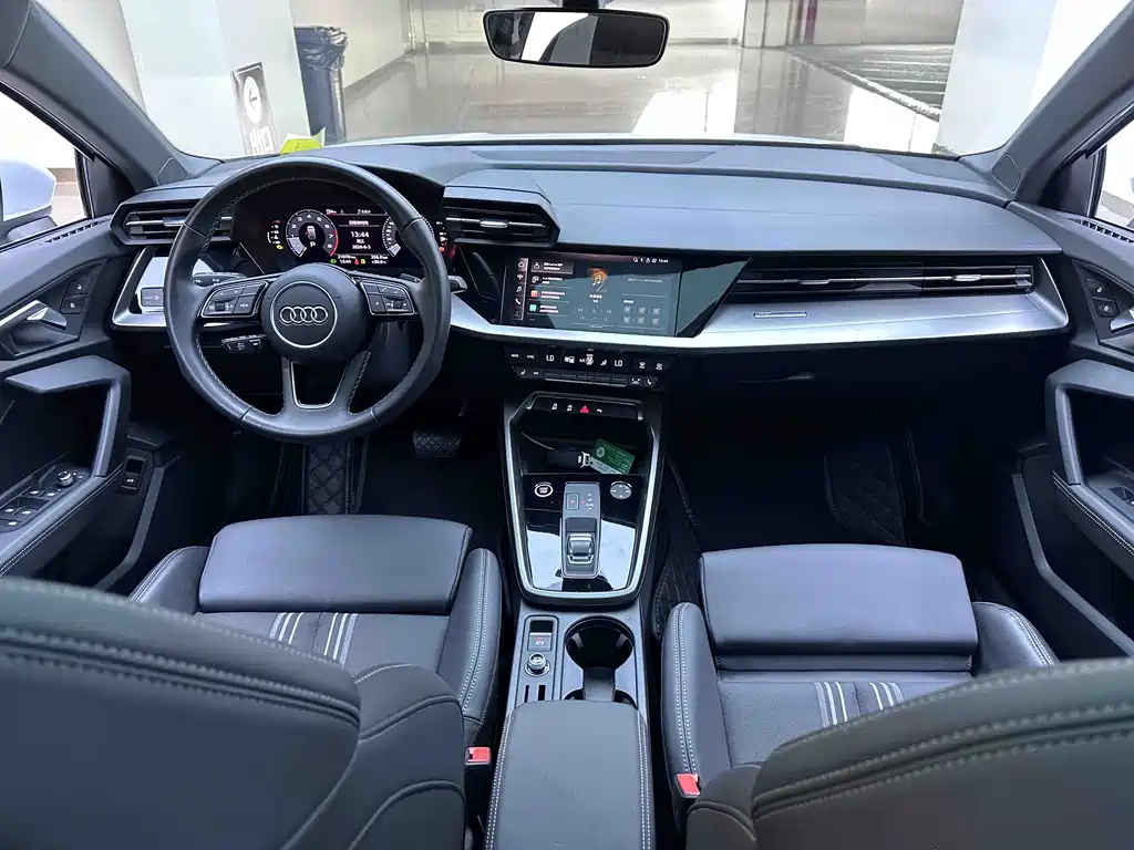 Audi A3 2023 — фото 21