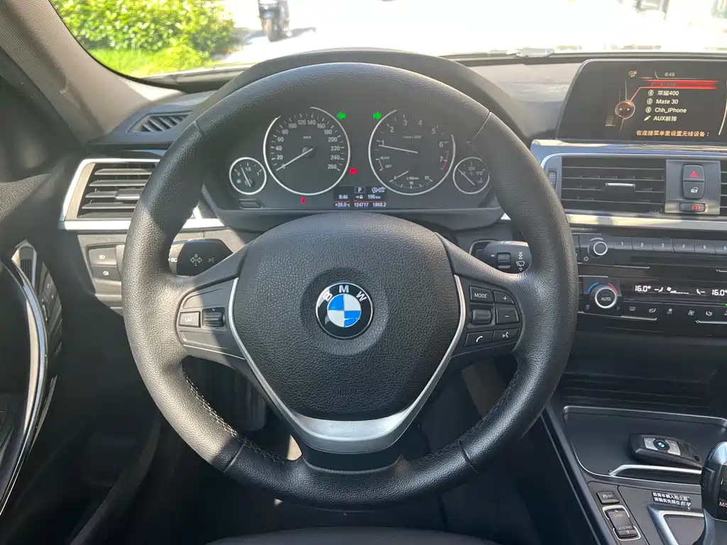 BMW 3 Series 2016 — фото 16