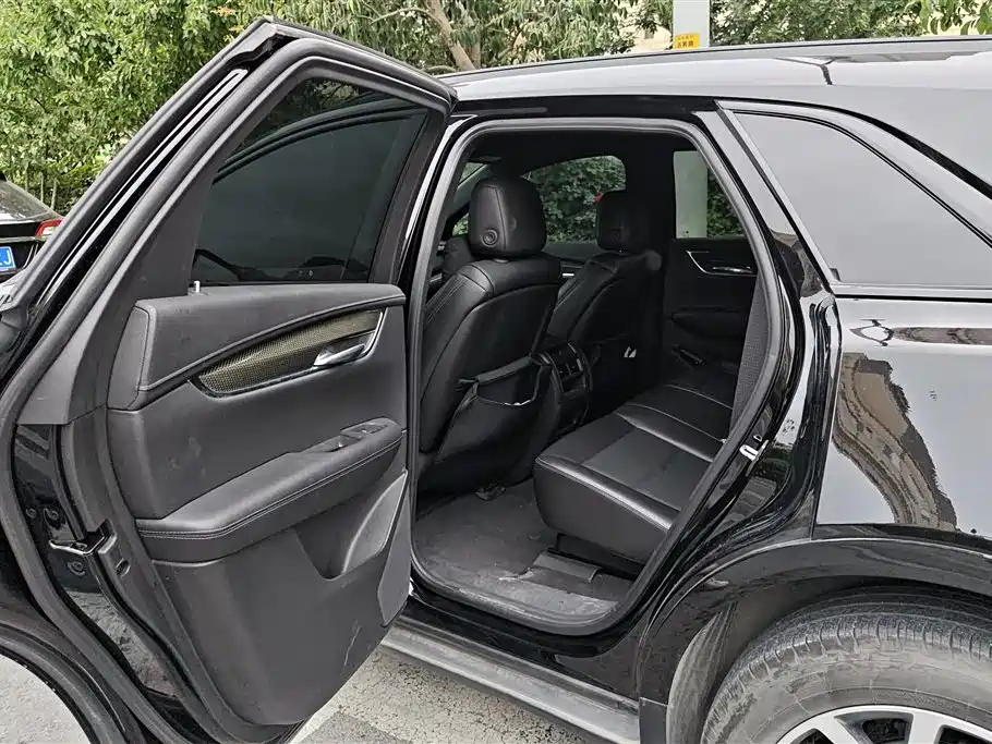 Cadillac XT5 2022 — фото 11