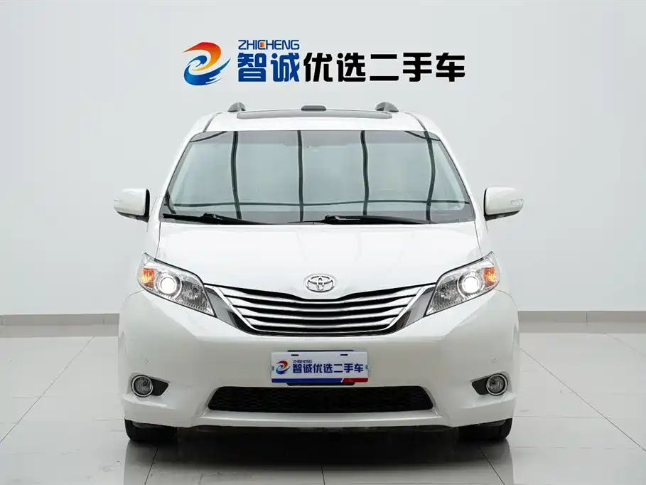 Toyota Sienna 2014 — фото 2