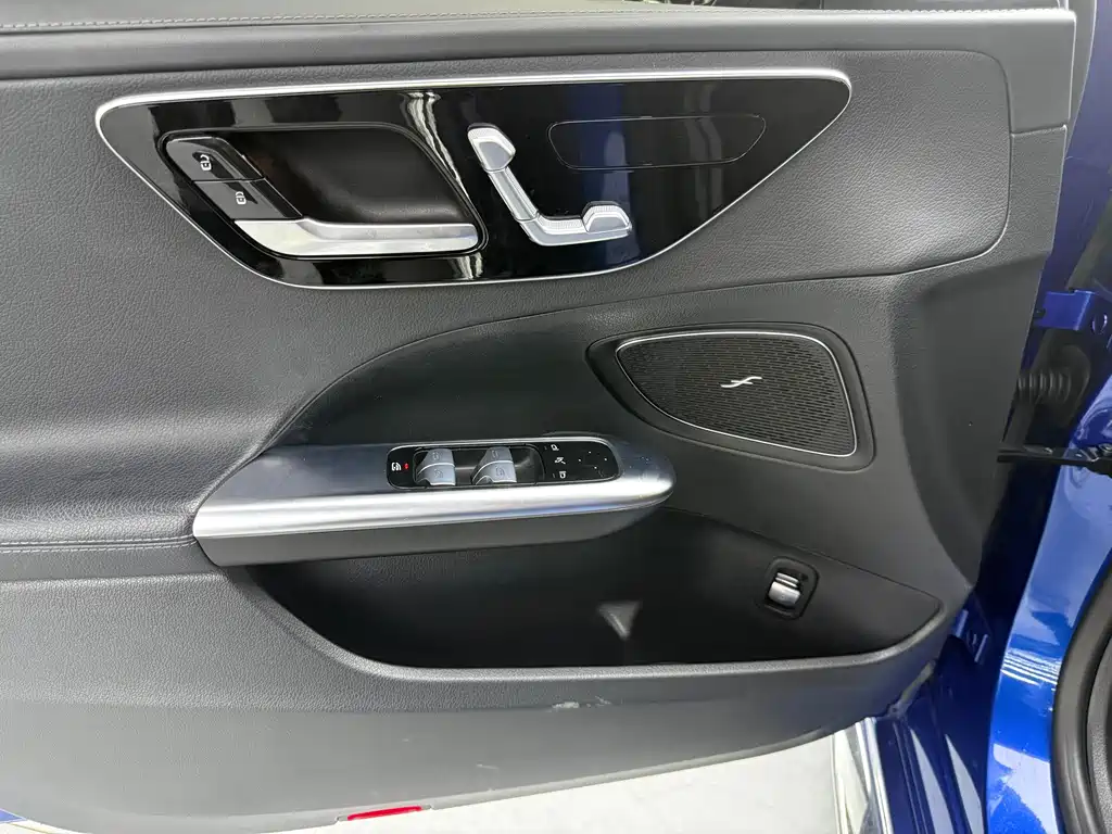 Mercedes-Benz C-Class 2022 — фото 10