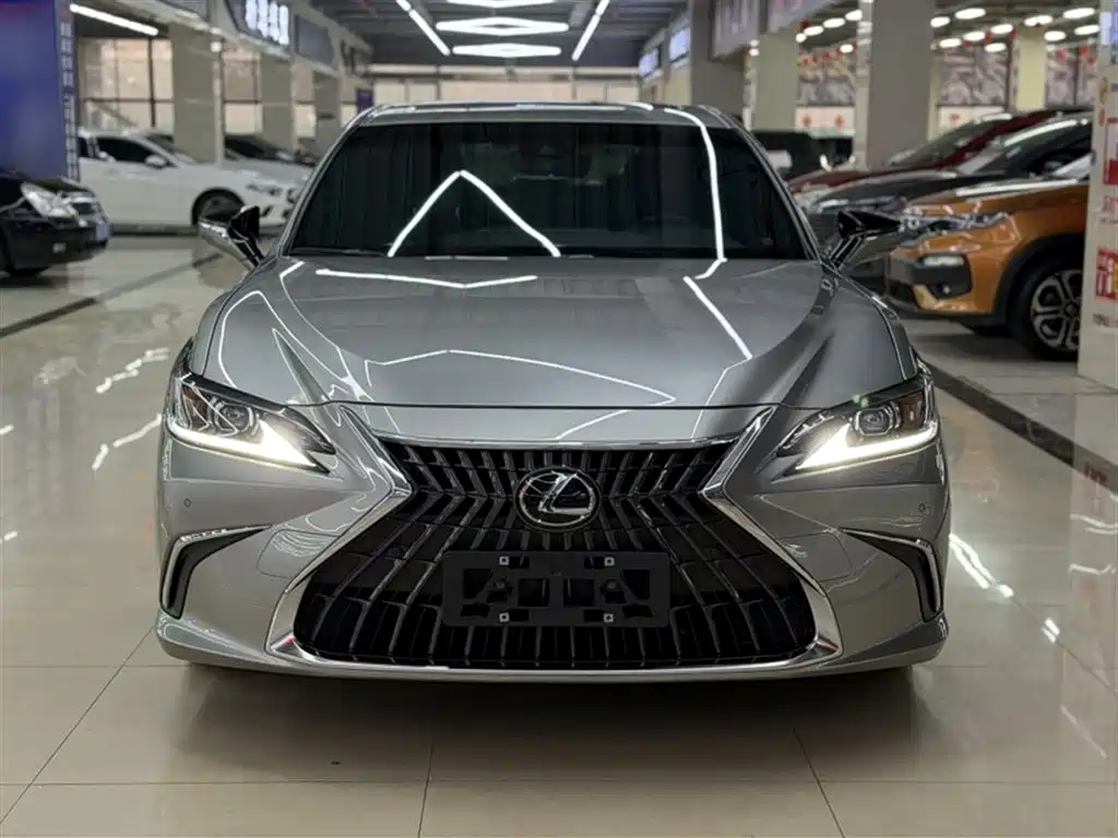 Lexus ES 2023 — фото 7