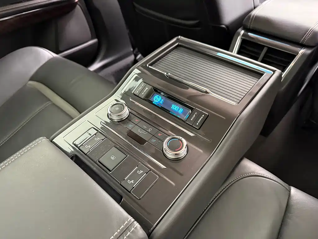 Ford Taurus 2016 — фото 15