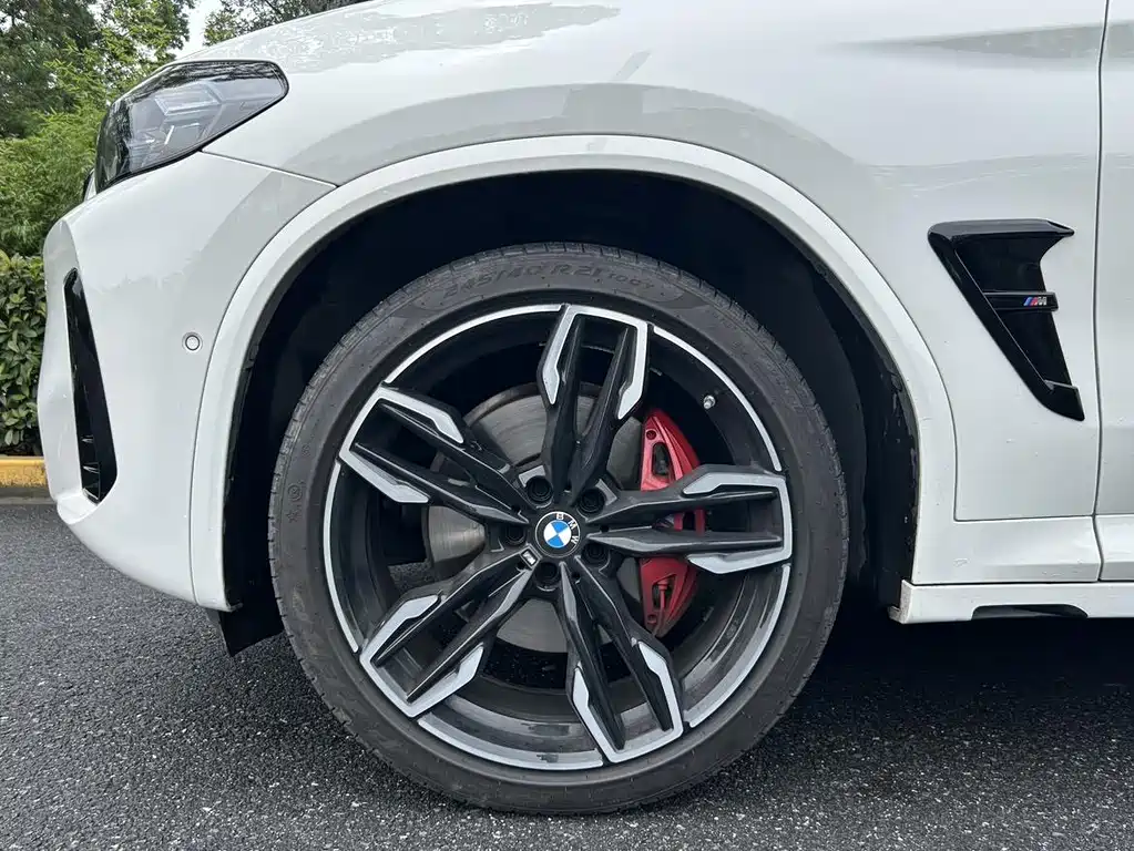 BMW X4 M40i 2025 — фото 8