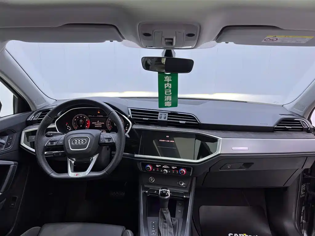 Audi Q3 Sportback 2023 — фото 20