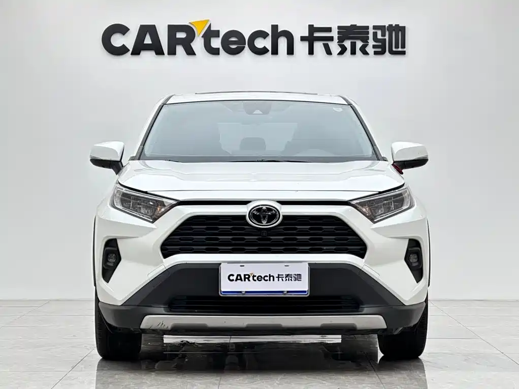 Toyota RAV4 2023 — фото 7