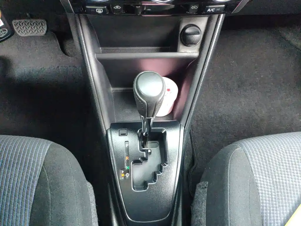 Toyota Yaris L 2019 — фото 14