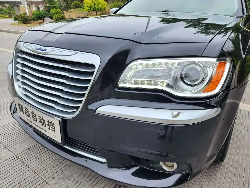 Chrysler 300C 2014 — фото 4