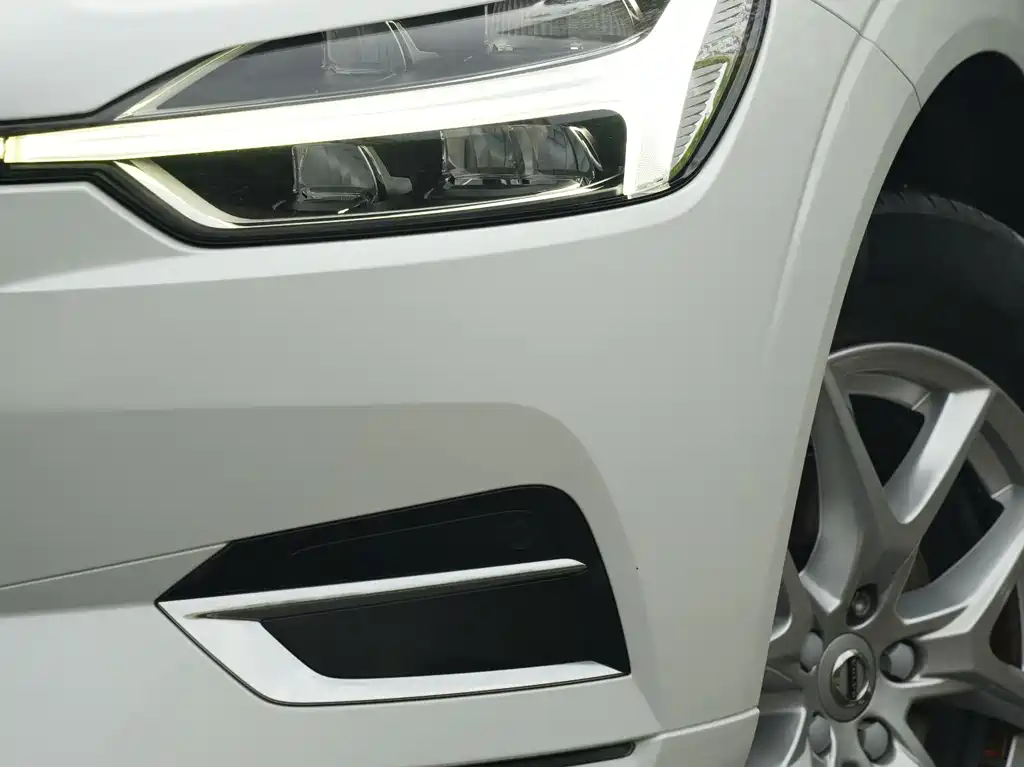 Volvo XC60 2020 — фото 4
