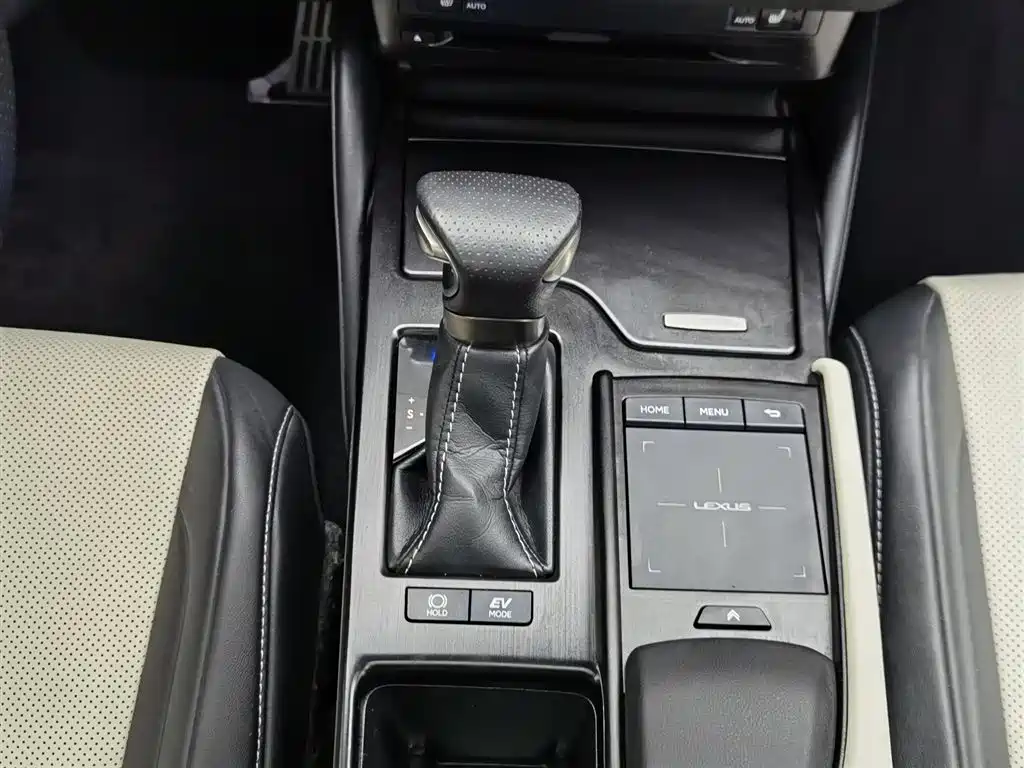 Lexus ES 2022 — фото 13
