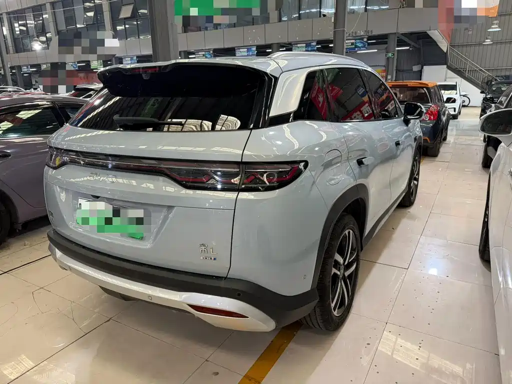 BYD Song L DM-i 2025 — фото 13