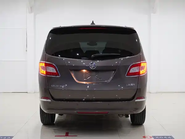 Buick GL8 2013