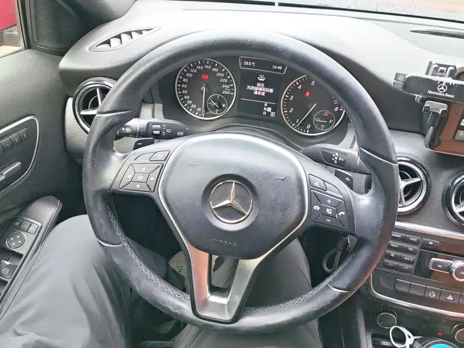 Mercedes-Benz A-Class 2013 — фото 15