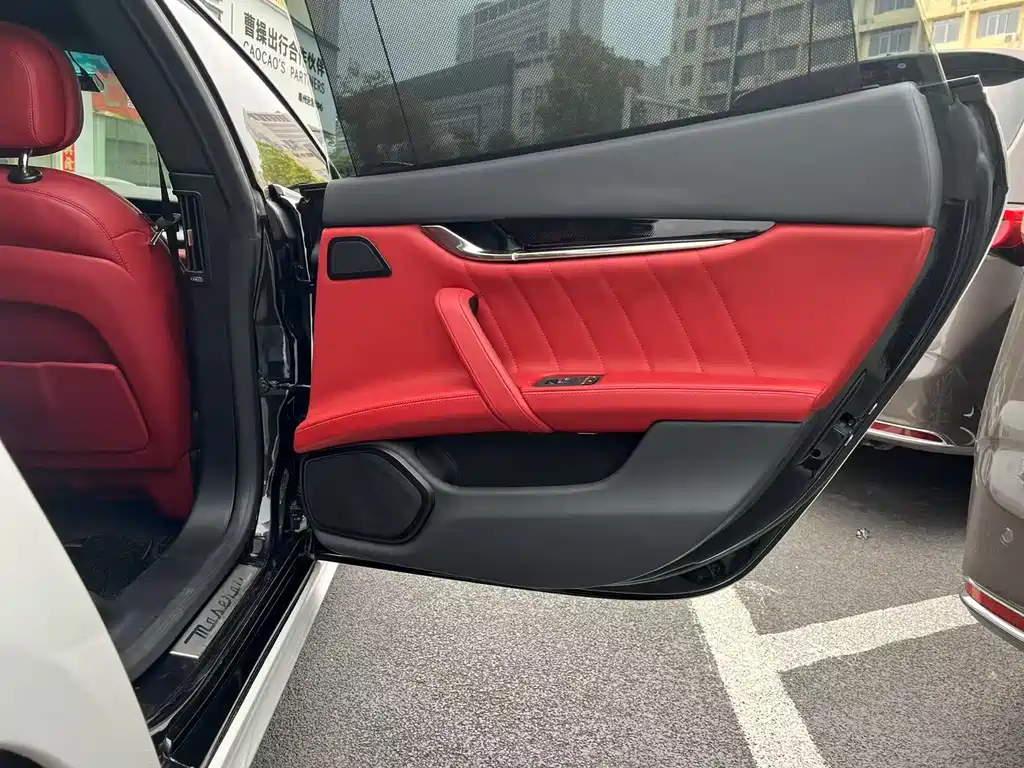 Maserati Quattroporte 2015 — фото 13