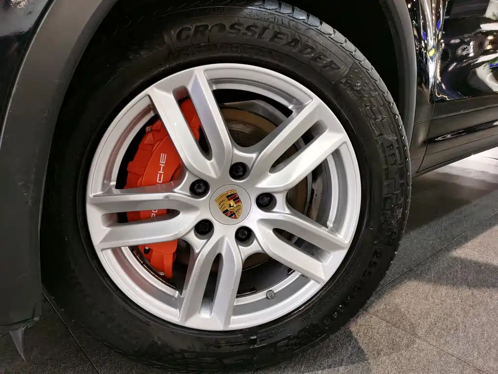 Porsche Cayenne 2015 — фото 17